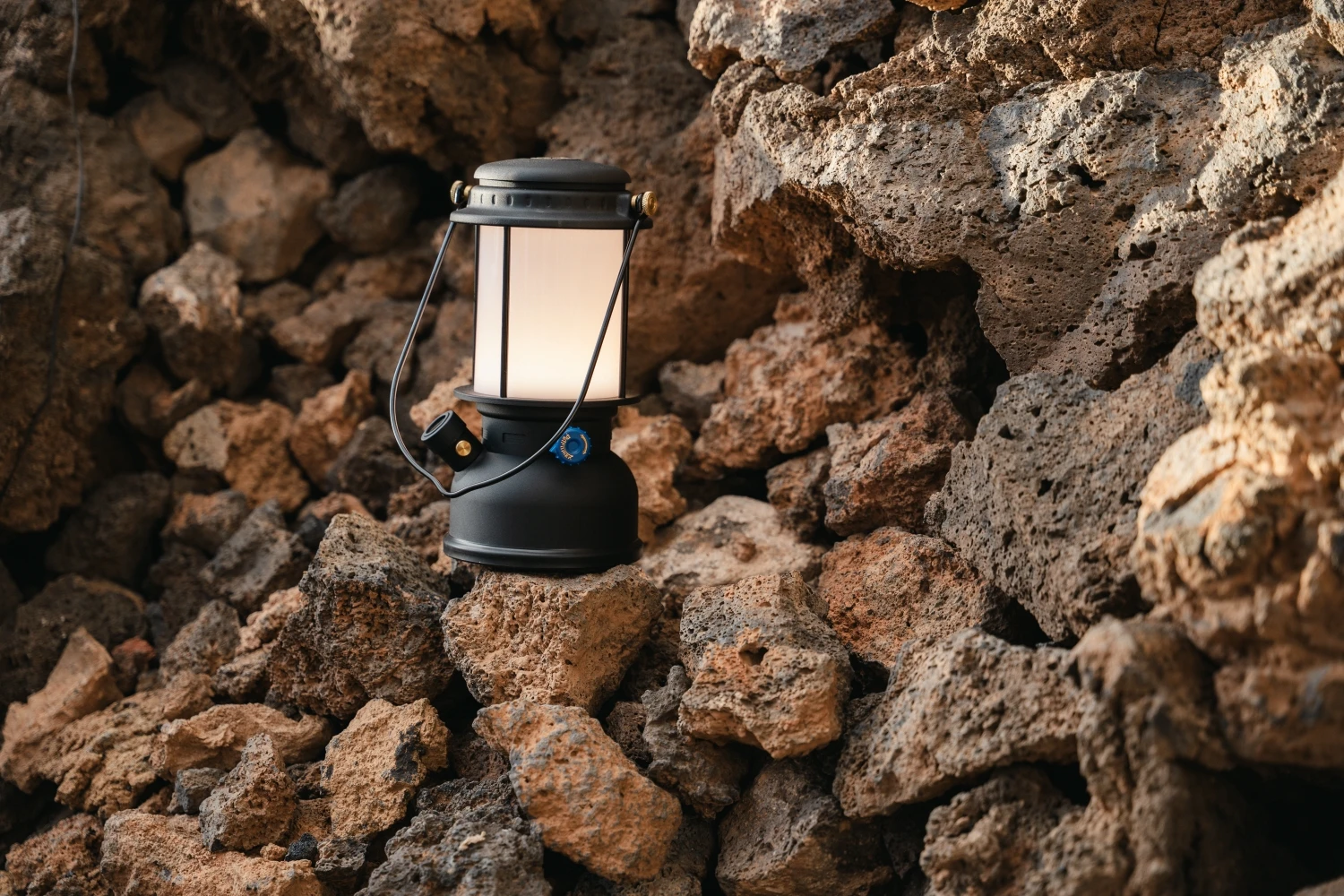 LM500 LED lantern + battery - Image 13